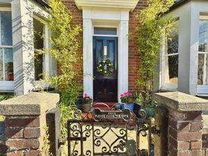 Nelson Street- click for photo gallery